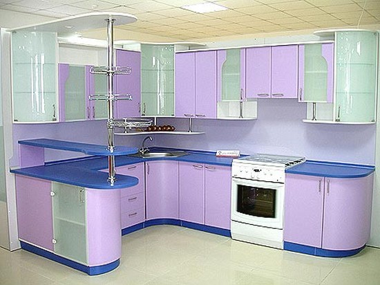 интерьер кухни фиолетового цвета