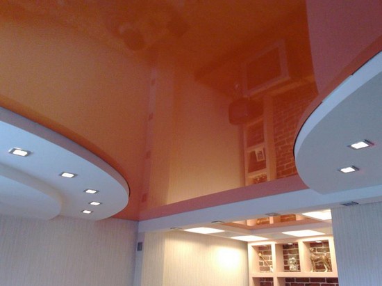 фото натяжных потолков на кухне